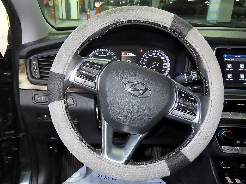 HYUNDAI Sonata - Vista 8