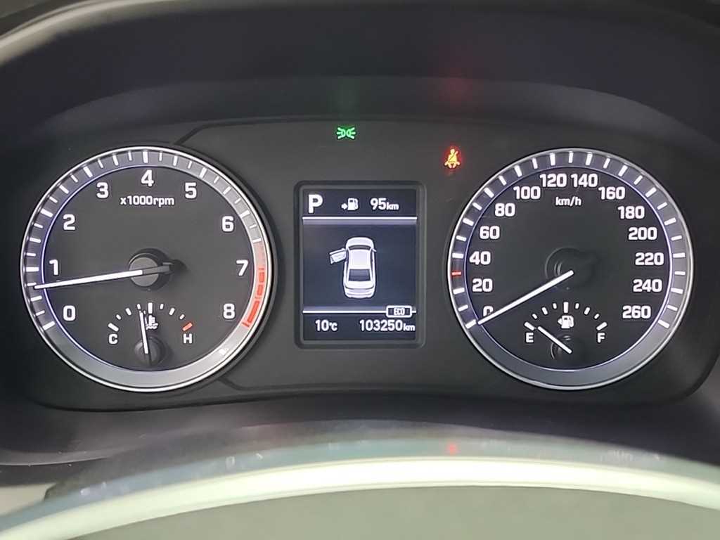 HYUNDAI Sonata - Vista 6