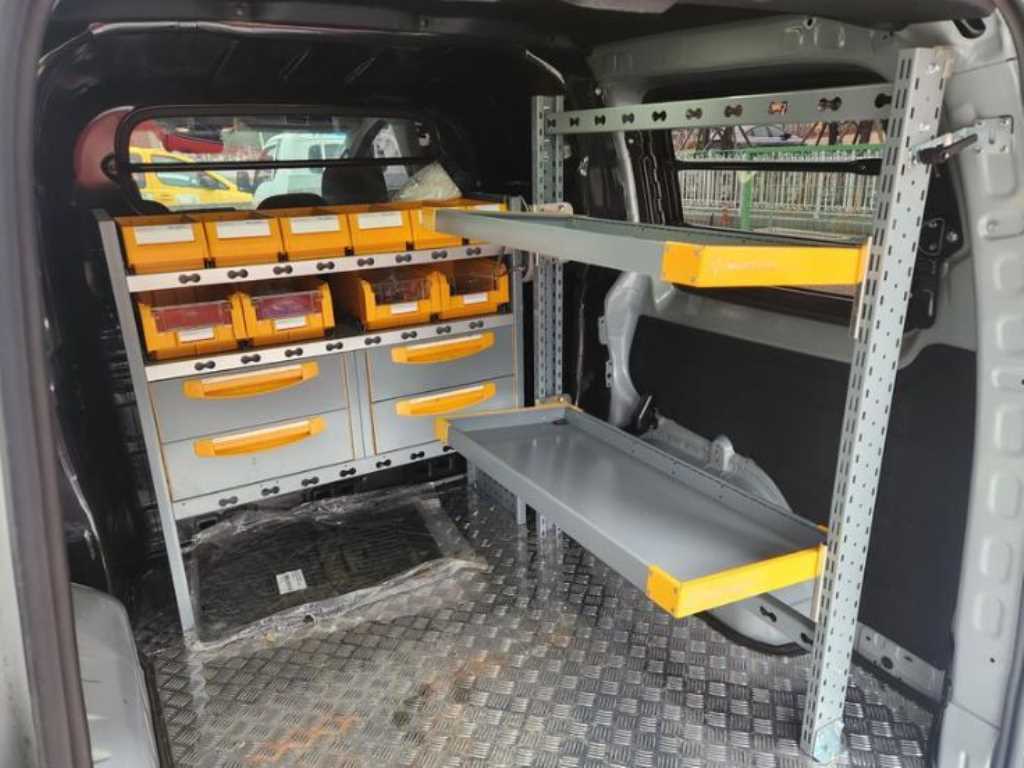 HYUNDAI Staria - Vista 6