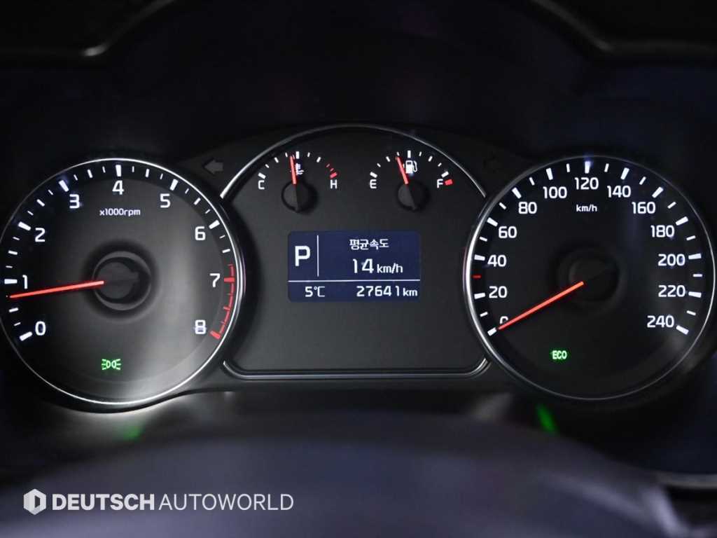 KIA Carens - Vista 8