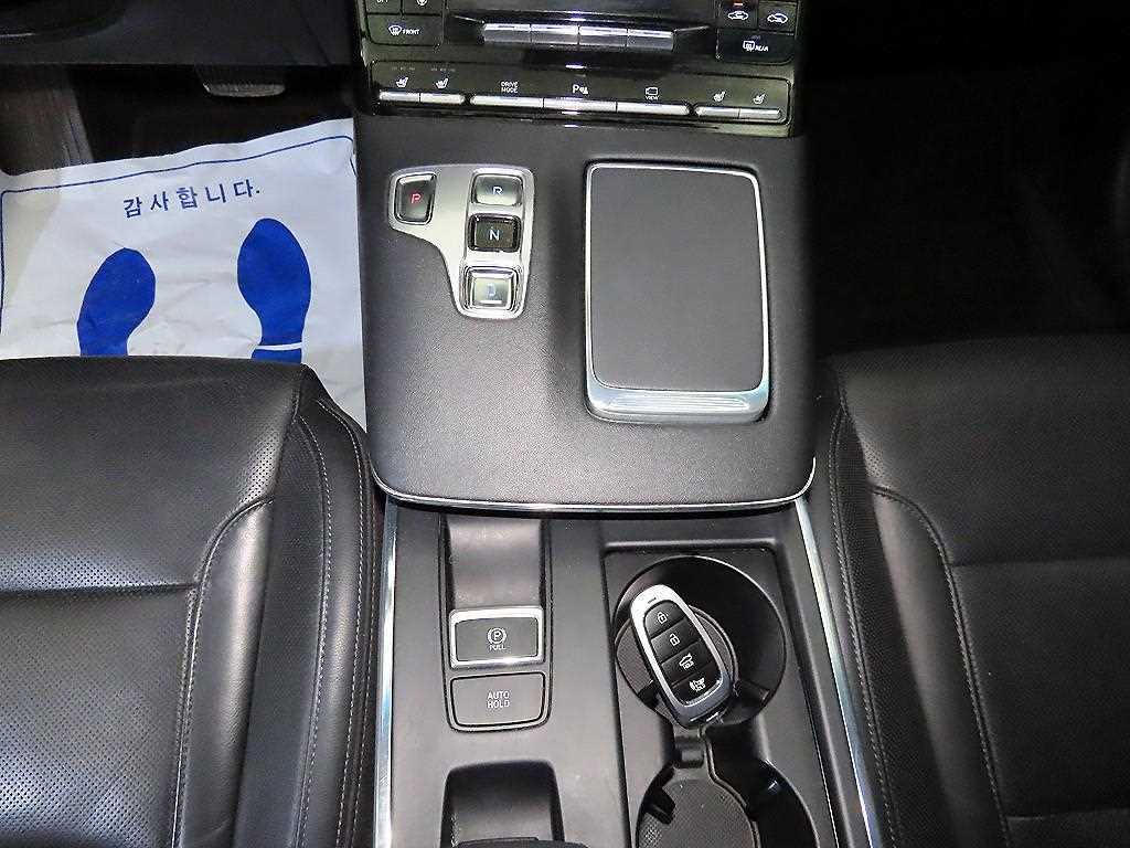 HYUNDAI Grandeur - Vista 12