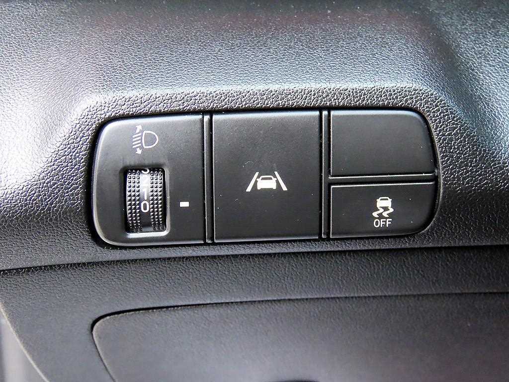 HYUNDAI Avante - Vista 12