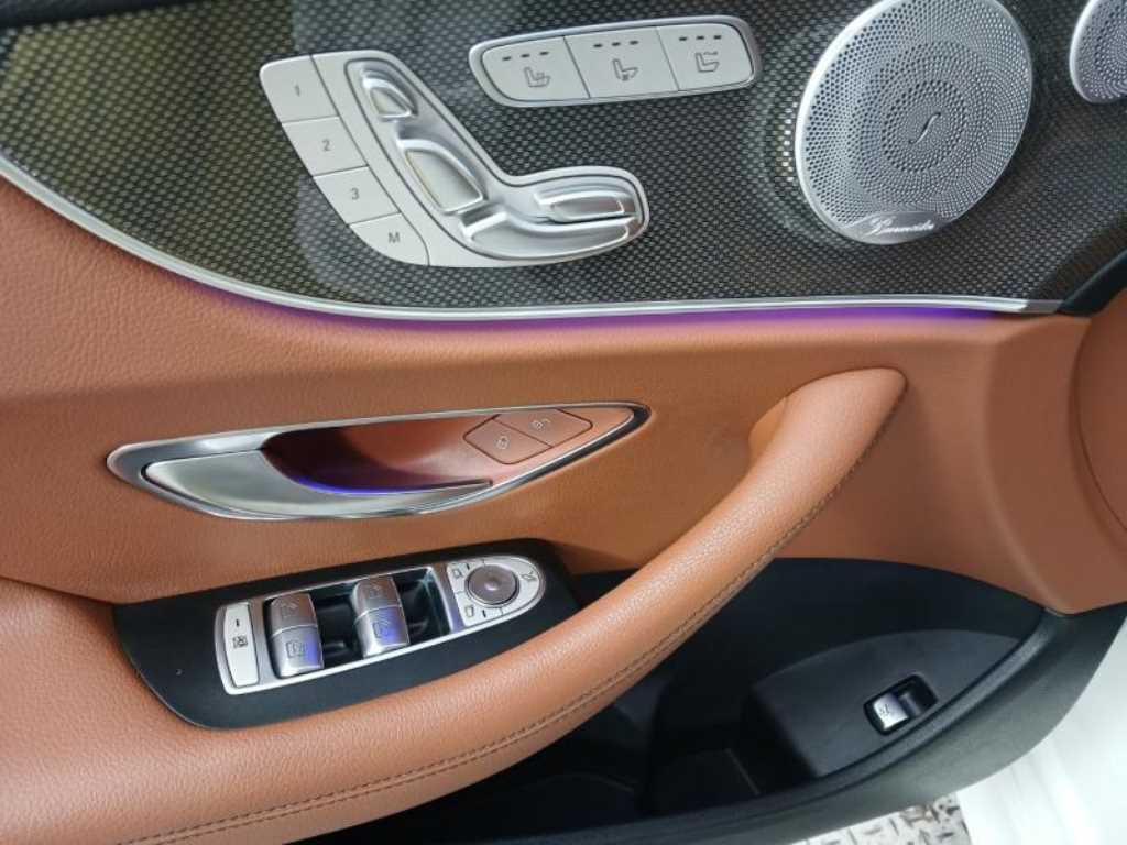 Mercedes Benz E class - Vista 9