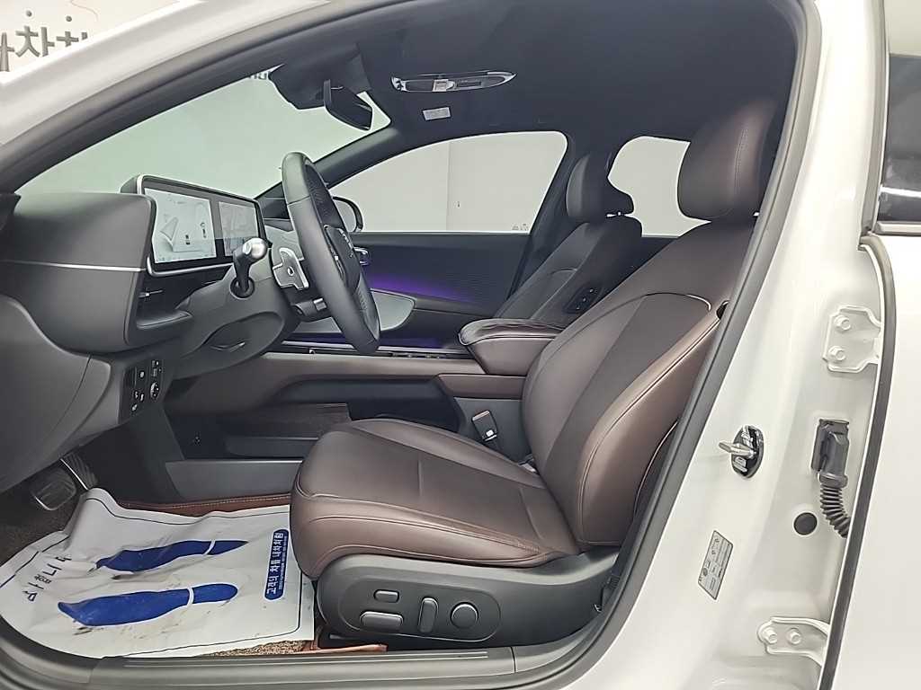 HYUNDAI Ioniq 6 - Vista 11