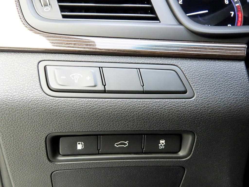 HYUNDAI Sonata - Vista 12