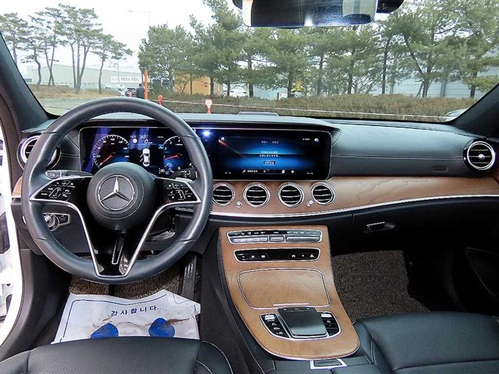 Mercedes Benz E class - Vista 7