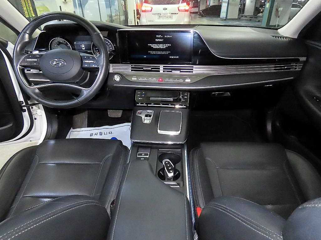 HYUNDAI Grandeur - Vista 10