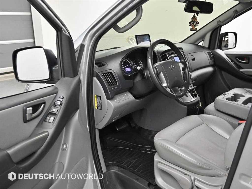 HYUNDAI Starex - Vista 11