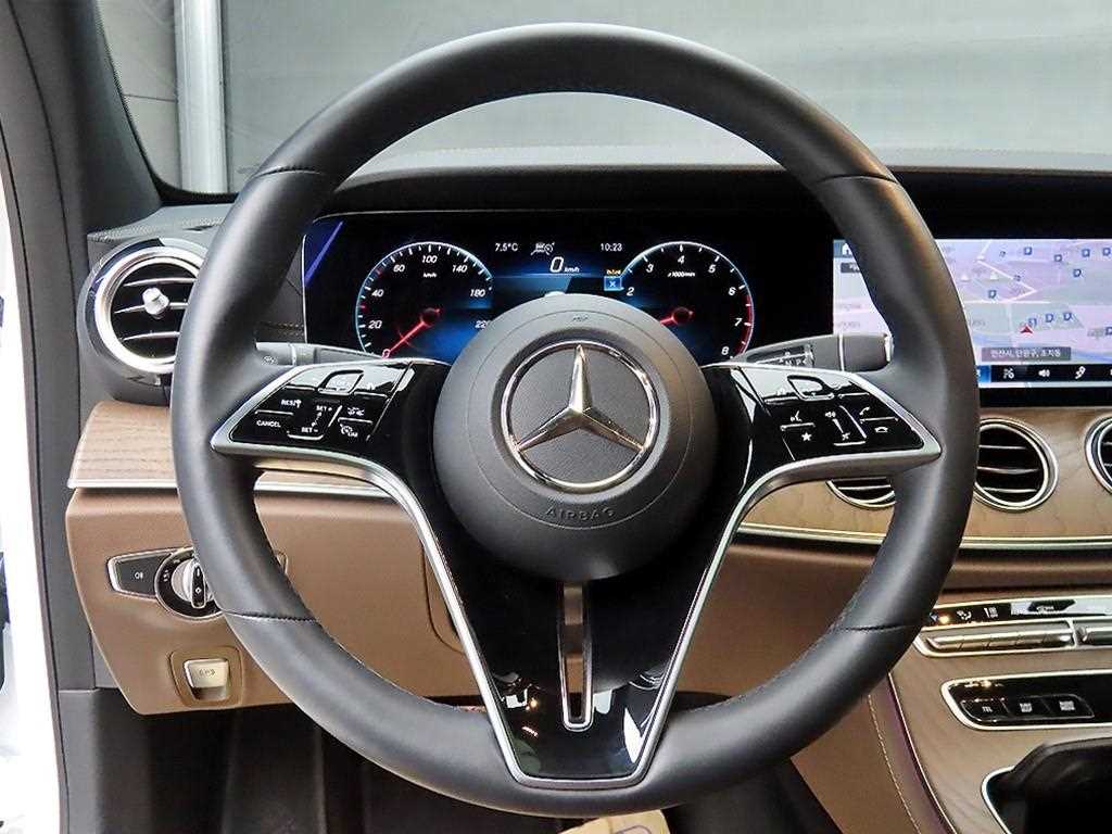 Mercedes Benz E class - Vista 9