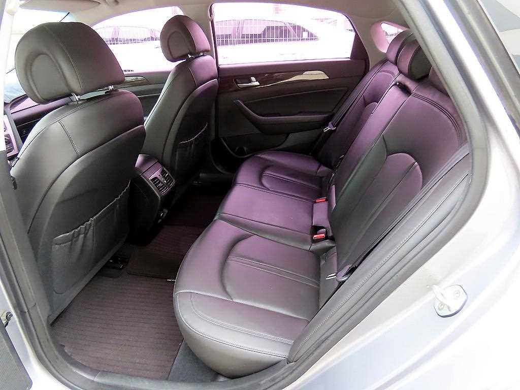 HYUNDAI Sonata - Vista 6