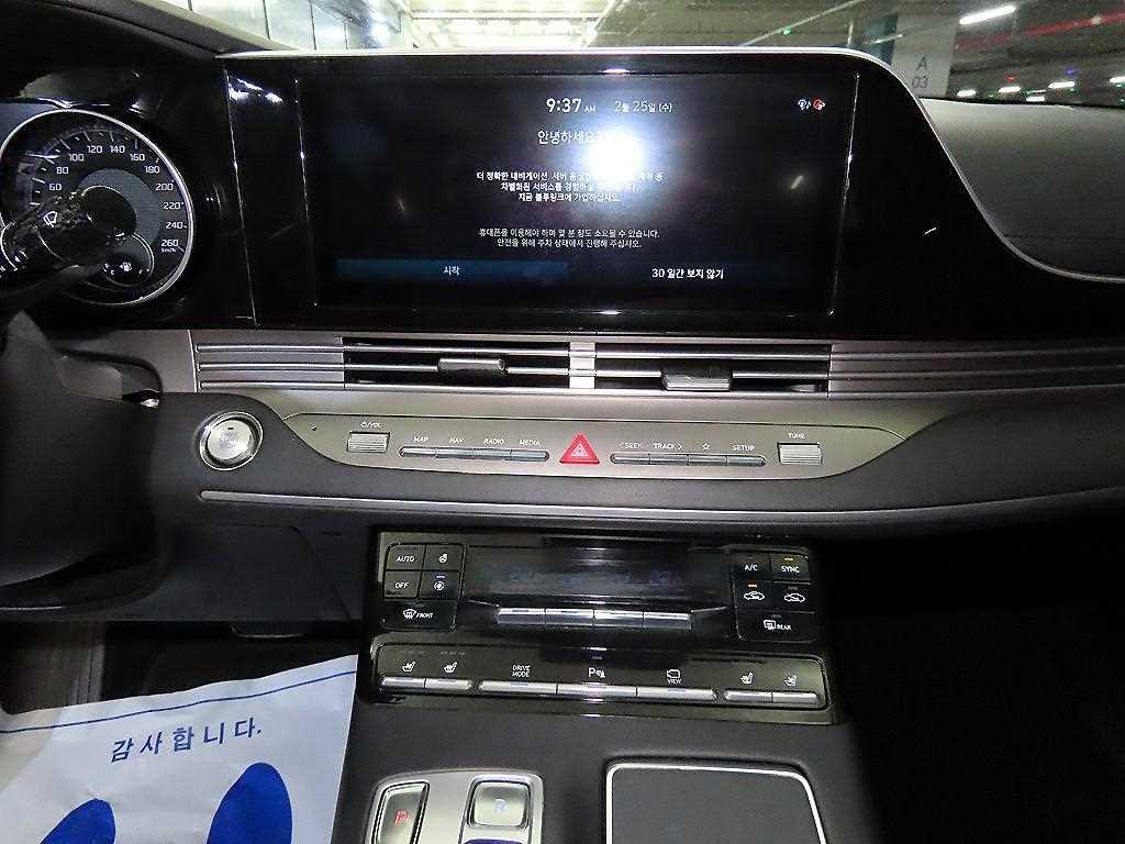 HYUNDAI Grandeur - Vista 11