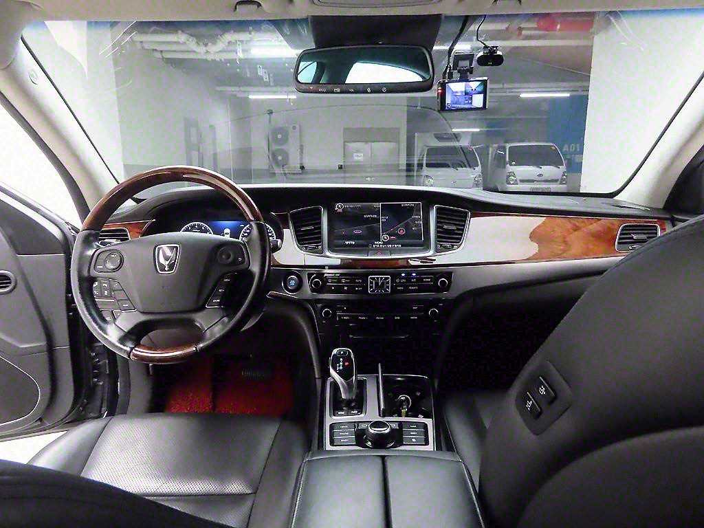 HYUNDAI Equus - Vista 7