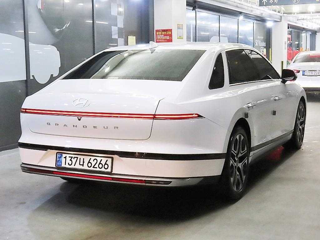 HYUNDAI Grandeur - Vista 5