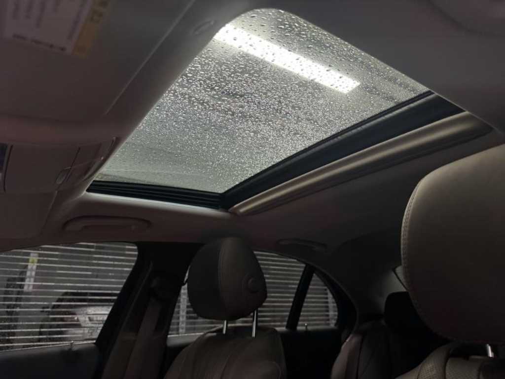 Mercedes Benz E class - Vista 12