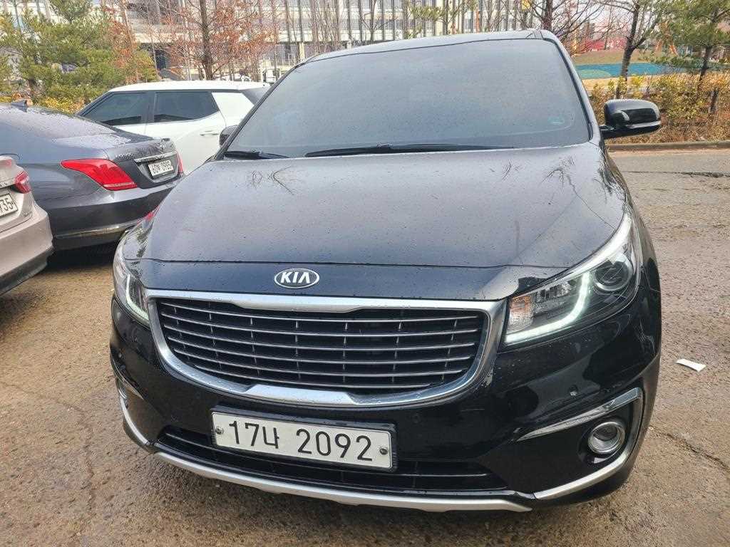 KIA Carnival 2017 Negro - Importación desde Corea - HF Imports Iquique - Foto 1