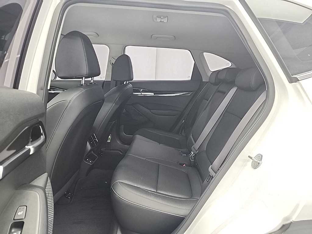 KIA Seltos - Vista 12