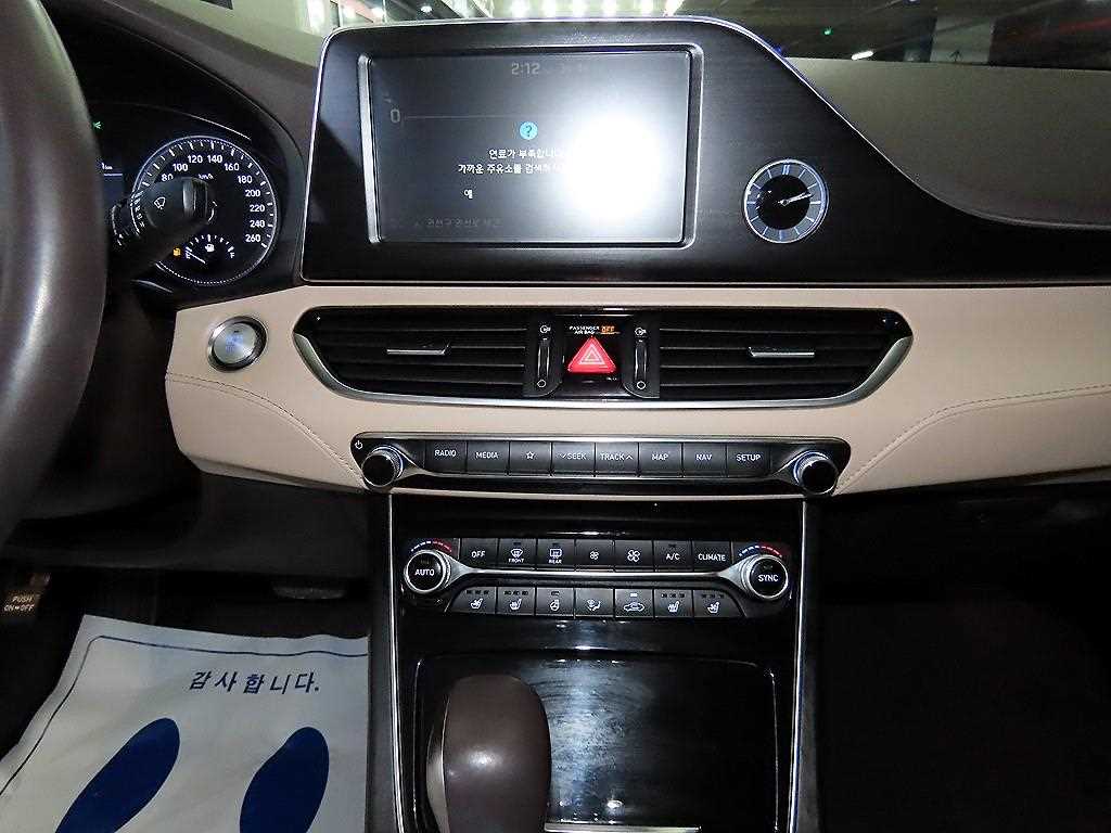 HYUNDAI Grandeur - Vista 11