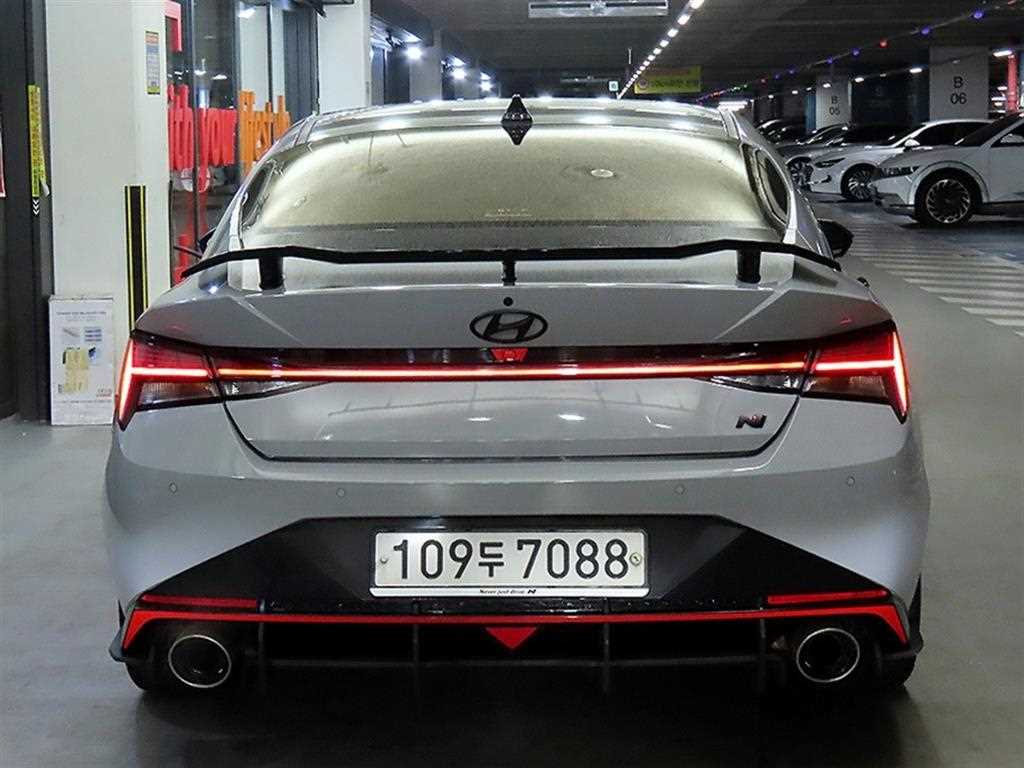 HYUNDAI Avante - Vista 5