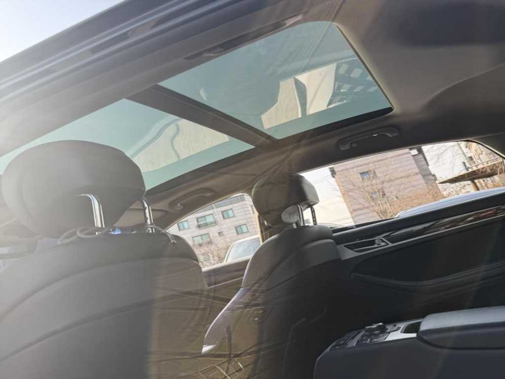 Genesis G80 - Vista 7