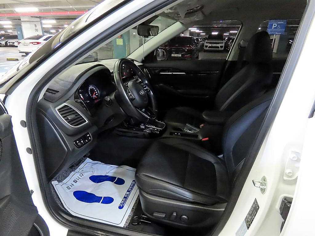 KIA Seltos - Vista 6