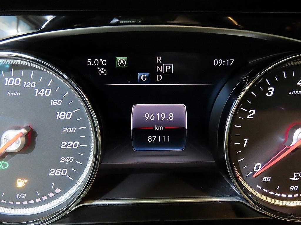 Mercedes Benz E class - Vista 10