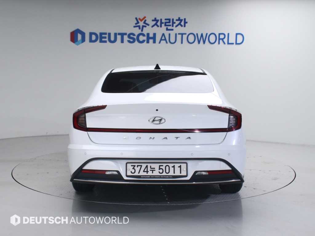 HYUNDAI Sonata - Vista 4