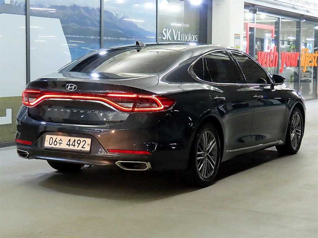 HYUNDAI Grandeur - Vista 4