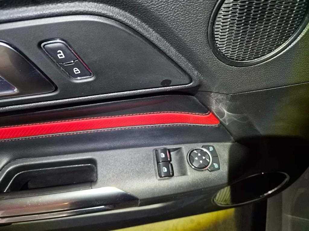 Ford Mustang - Vista 12