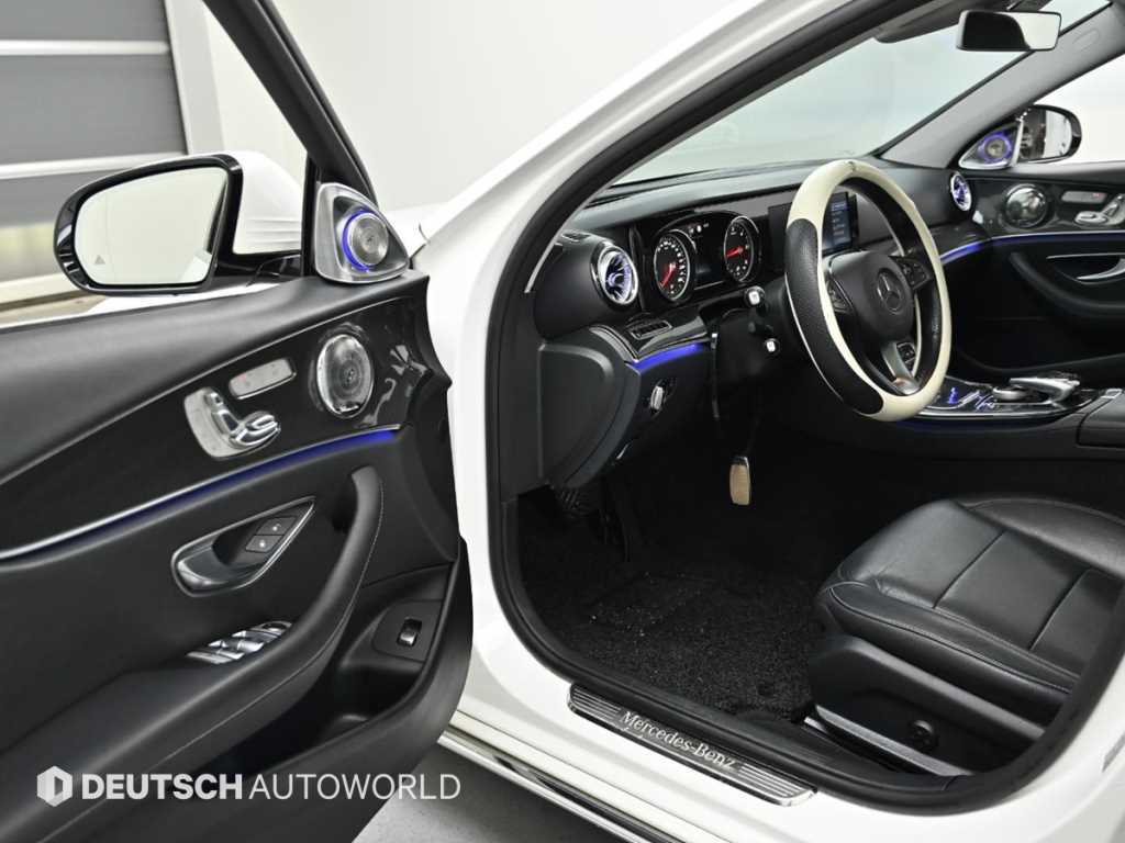 Mercedes Benz E class - Vista 11