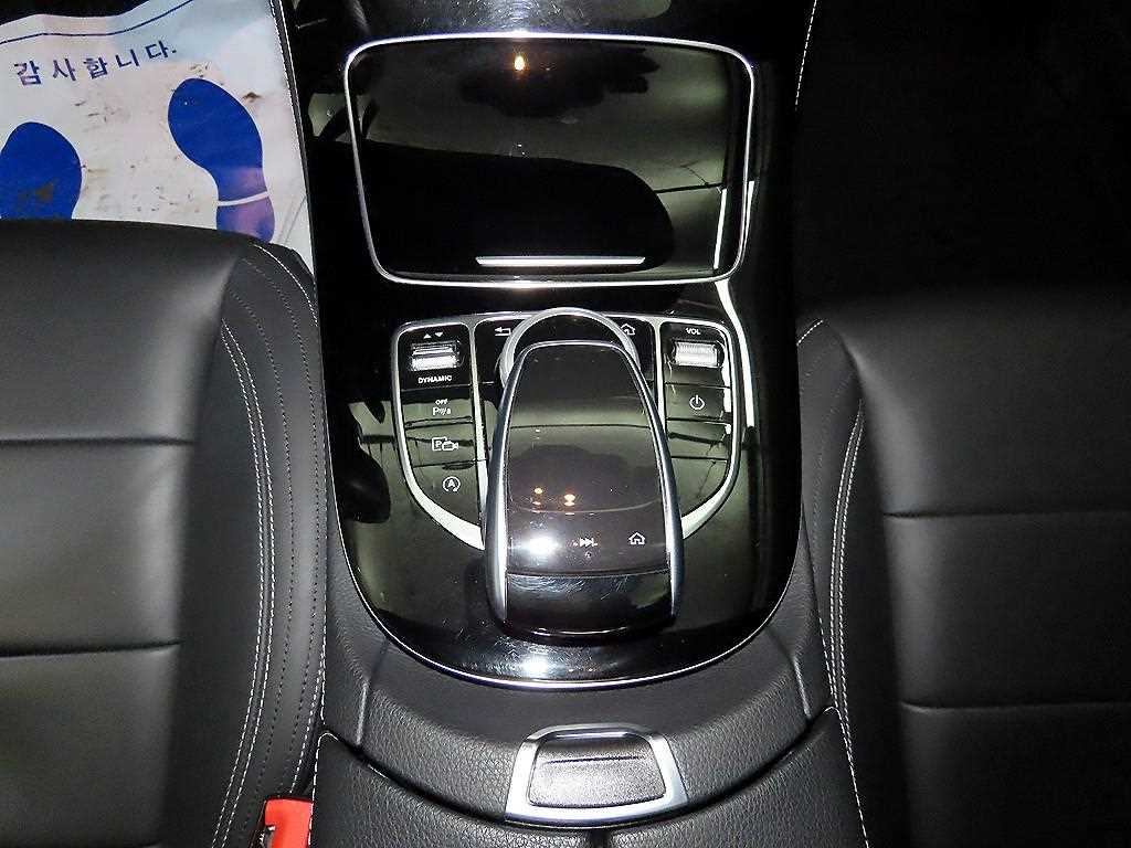 Mercedes Benz E class - Vista 12