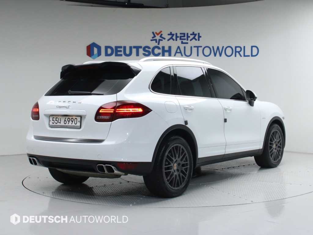 Porsche Cayenne - Vista 4