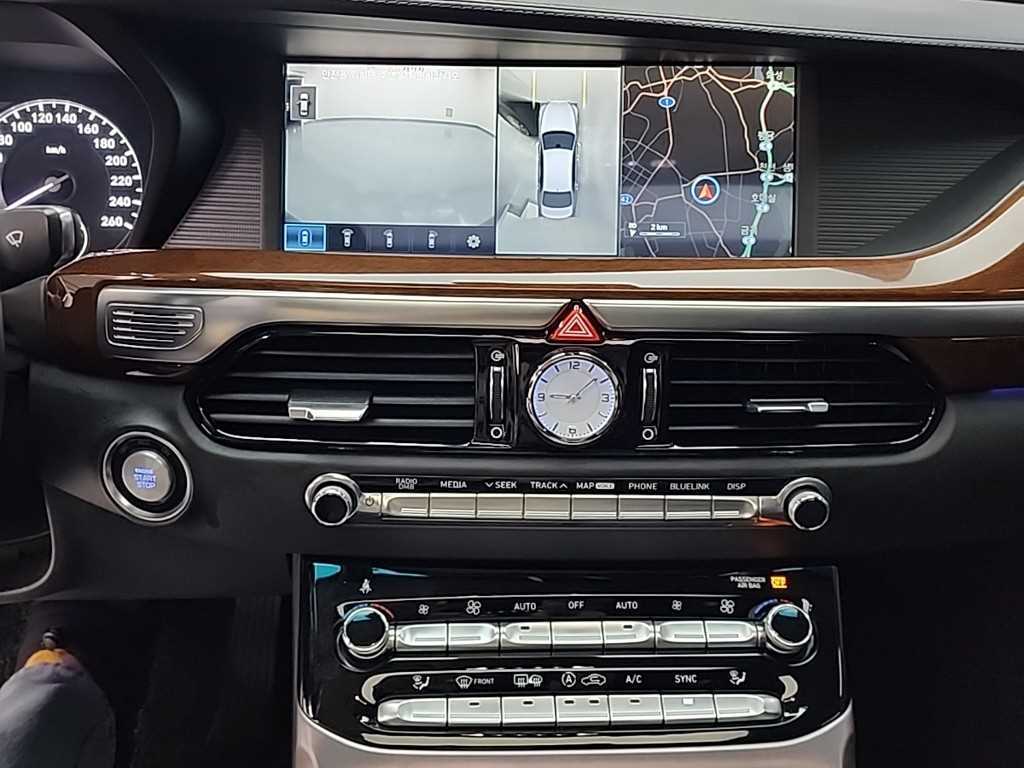 Genesis EQ900 - Vista 10