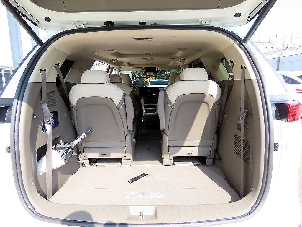 KIA Carnival 2023 Blanco - Importación desde Corea - HF Imports Iquique - Foto 15