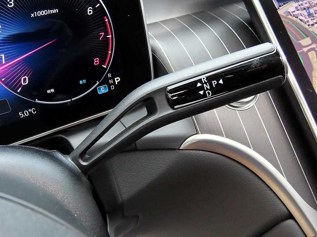 Mercedes Benz GLC Class - Vista 11