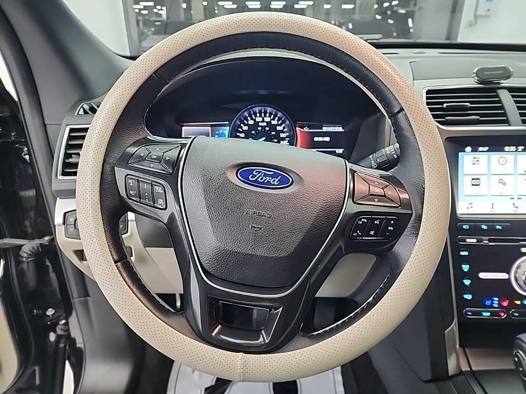 Ford Explorer - Vista 9