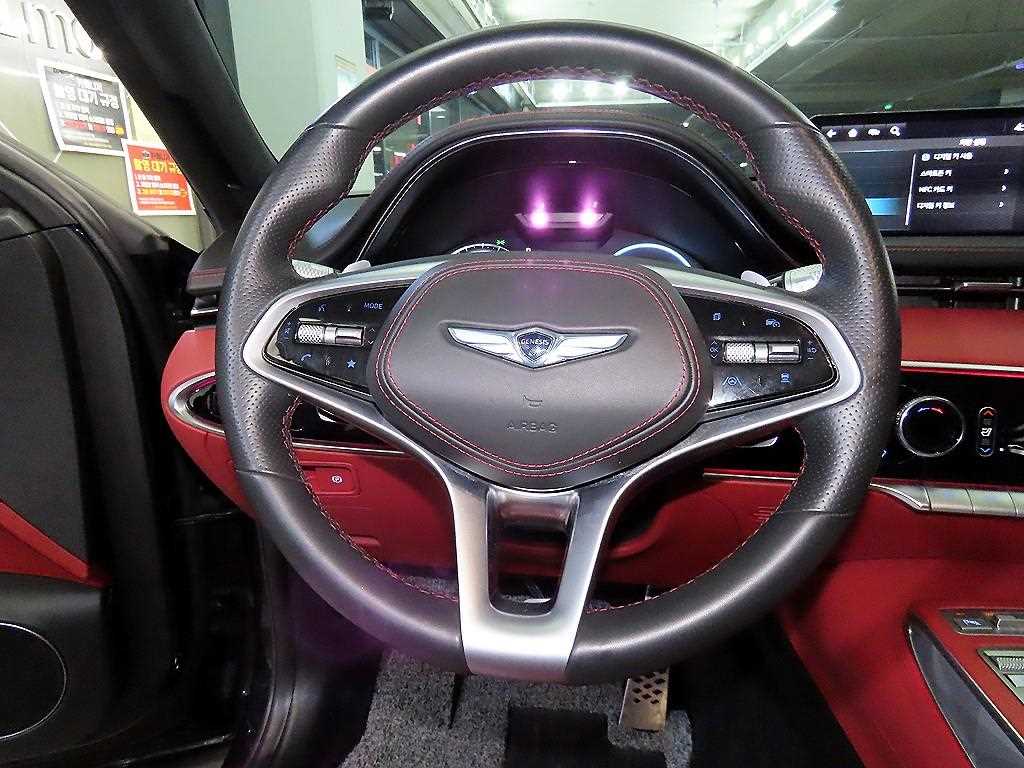 Genesis GV70 - Vista 8