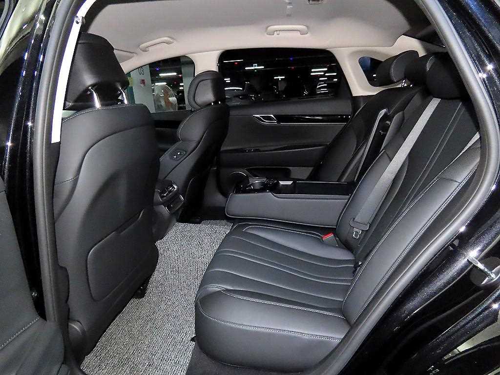 Genesis G80 - Vista 7