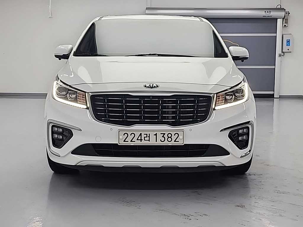 KIA Carnival - Vista 2