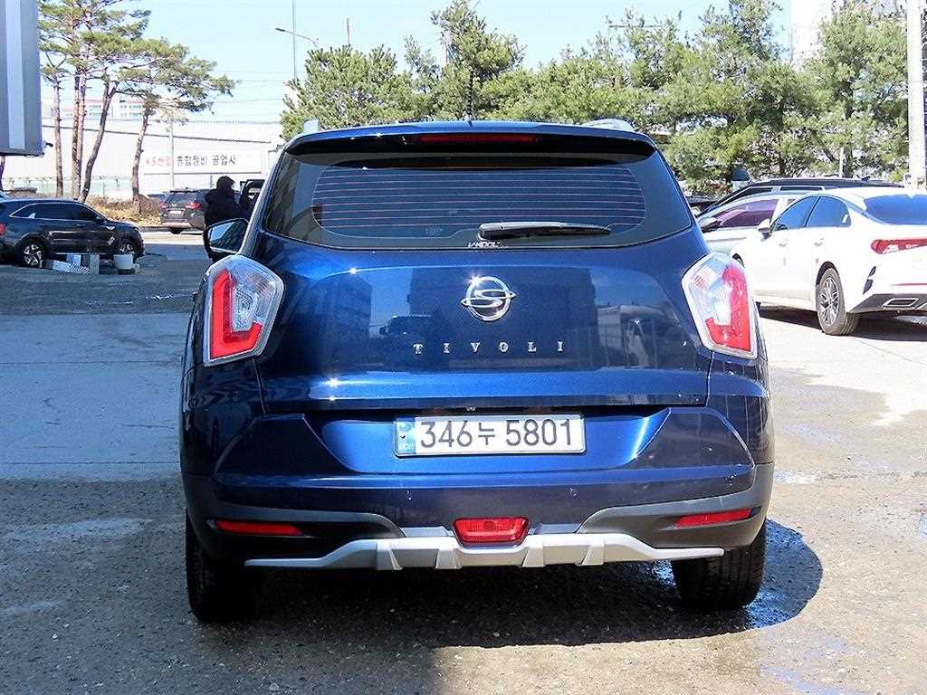 Ssangyong Tivoli - Vista 4