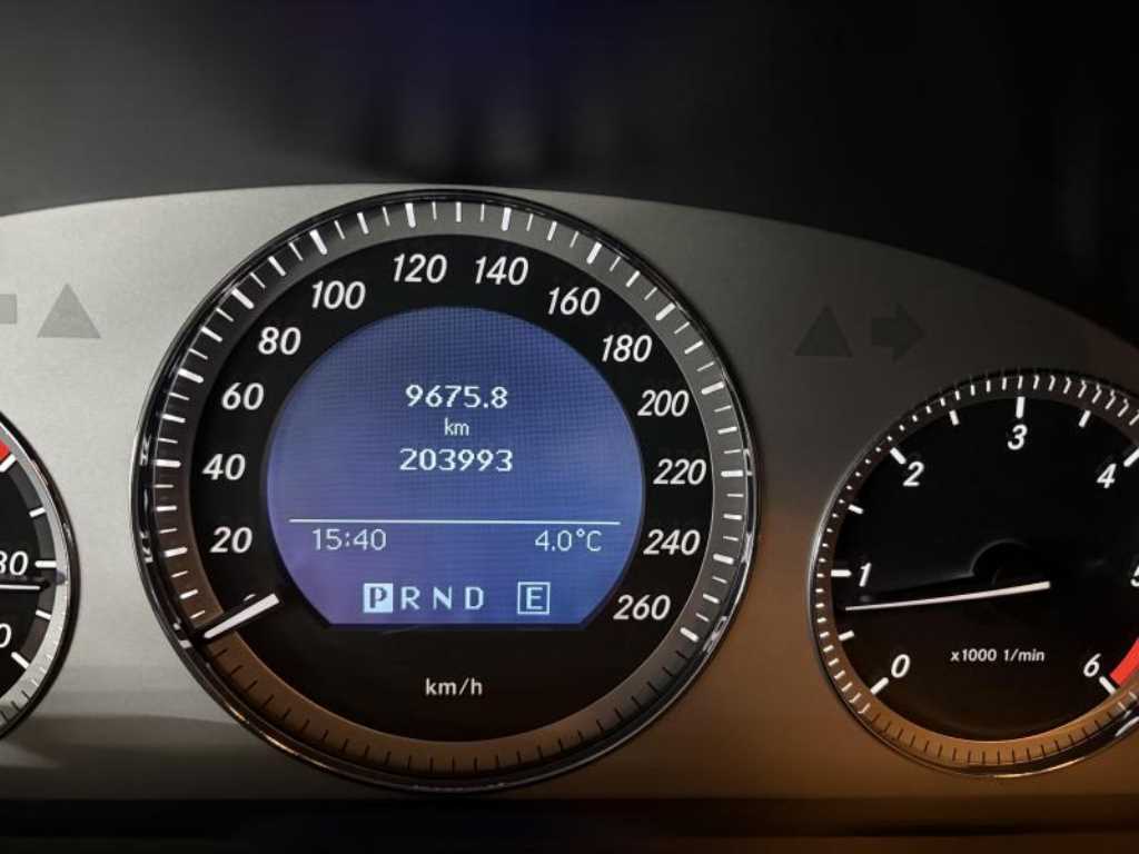 Mercedes Benz GLK Class - Vista 4