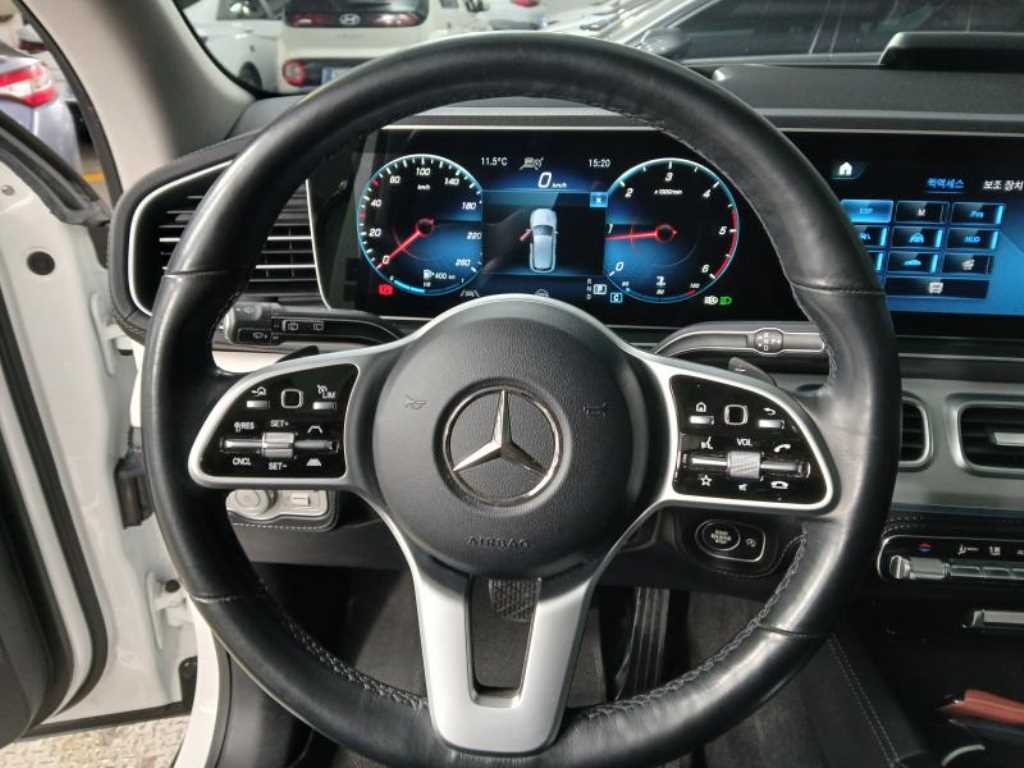 Mercedes Benz GLE Class - Vista 8