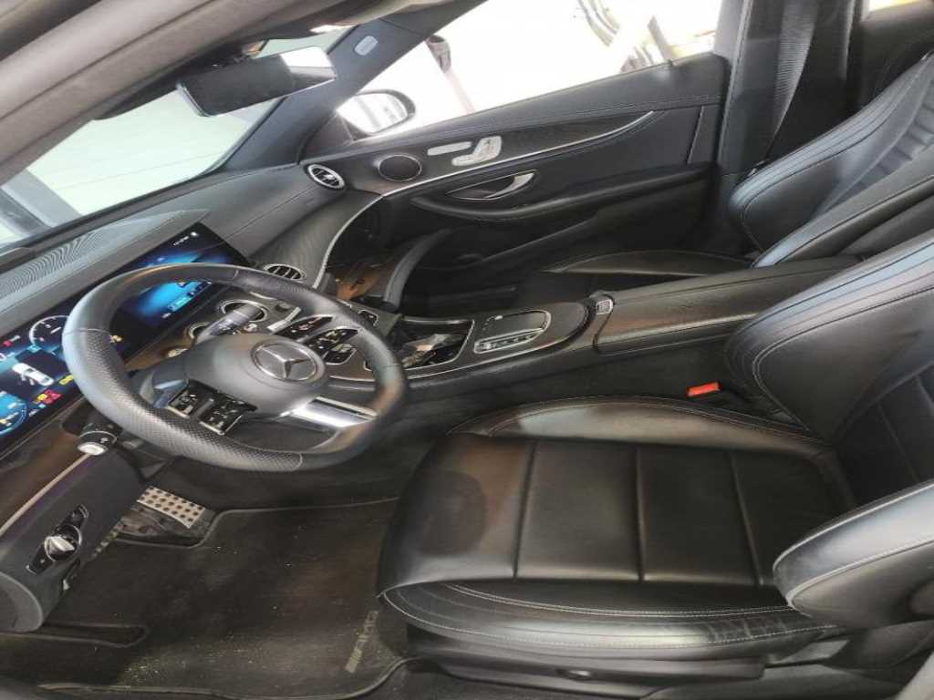 Mercedes Benz E class - Vista 4