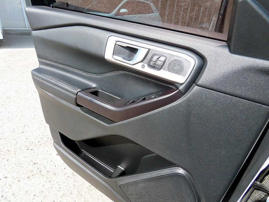 Ford Explorer - Vista 11