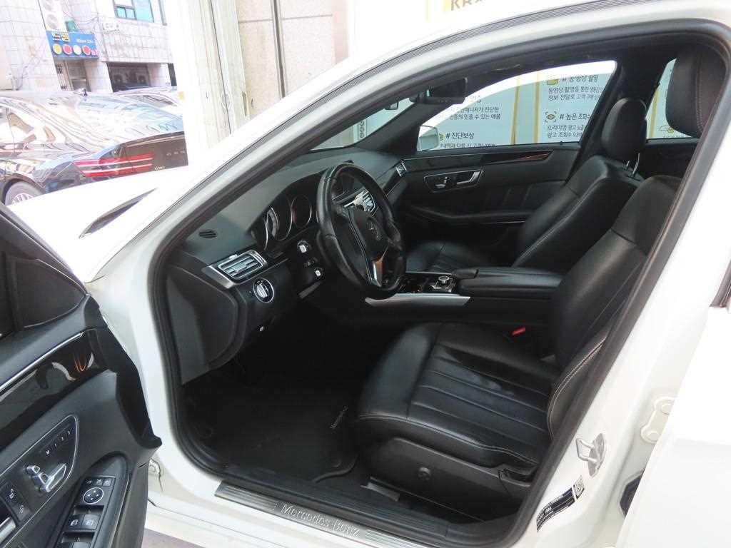 Mercedes Benz E class - Vista 5