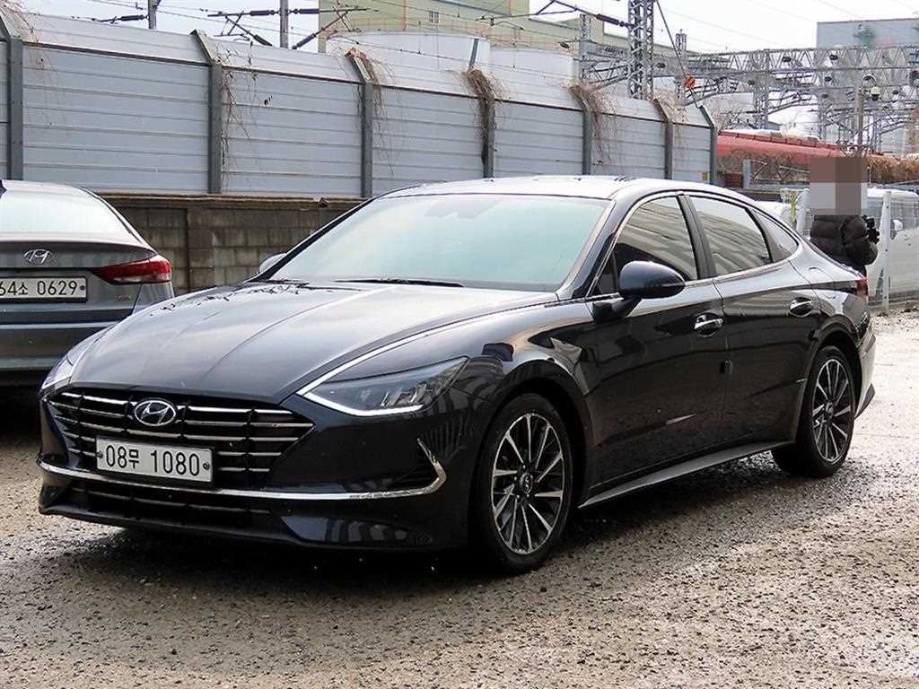 HYUNDAI Sonata - Vista 2