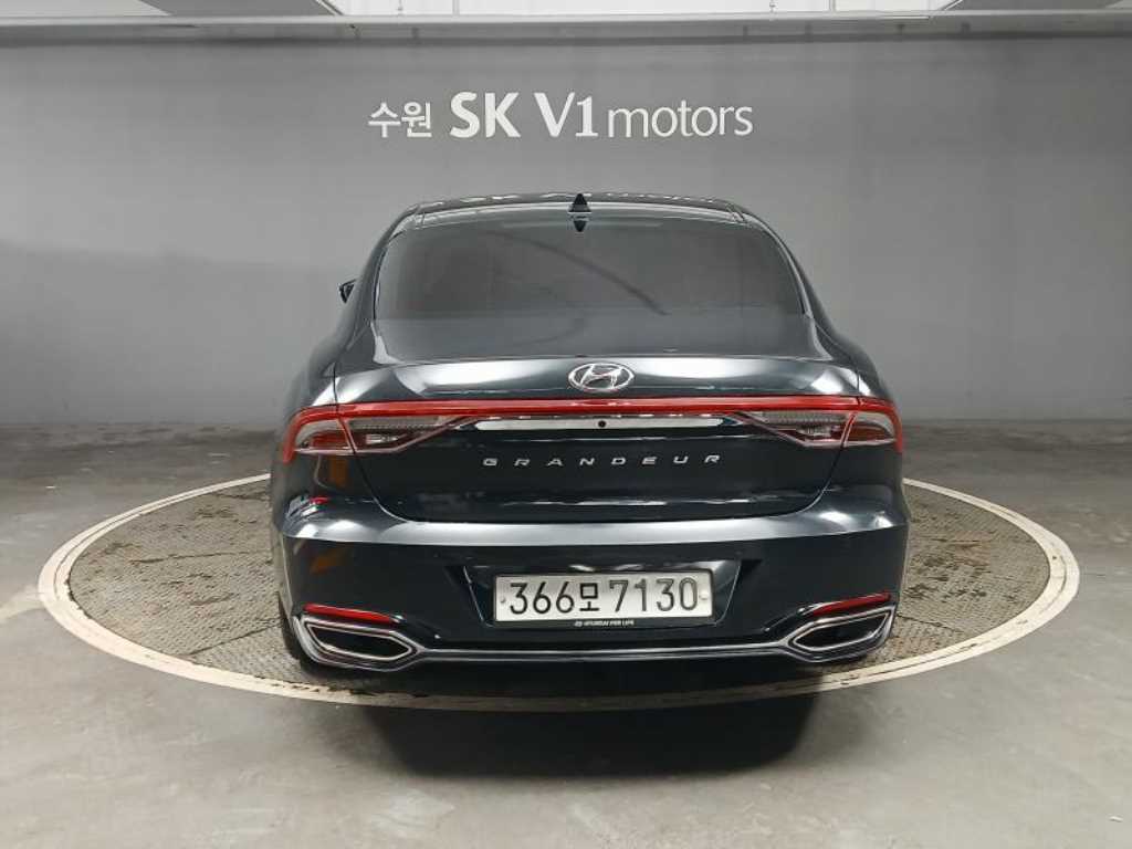 HYUNDAI Grandeur - Vista 5