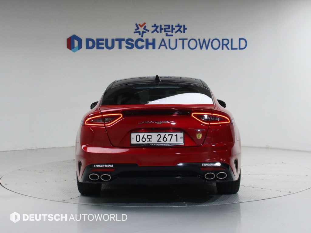KIA Stinger - Vista 4