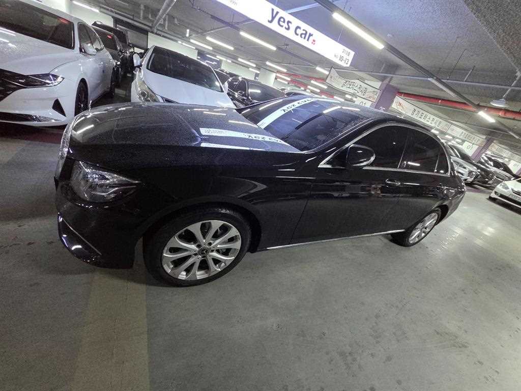 Mercedes Benz E class - Vista 2