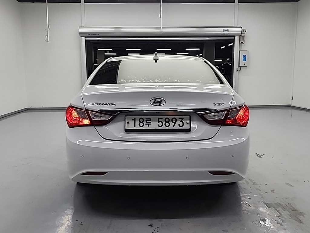 HYUNDAI Sonata - Vista 3