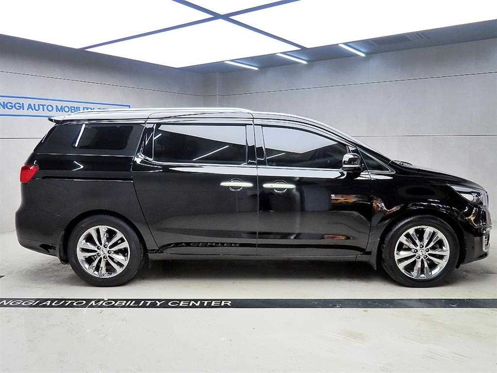 KIA Carnival - Vista 2